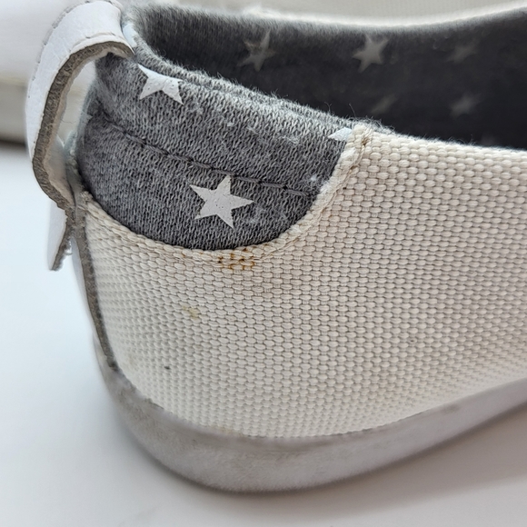 Adidas women's white with grey casual canvas and leather flat sneaker Sz 7.5 - Picture 8 of 12